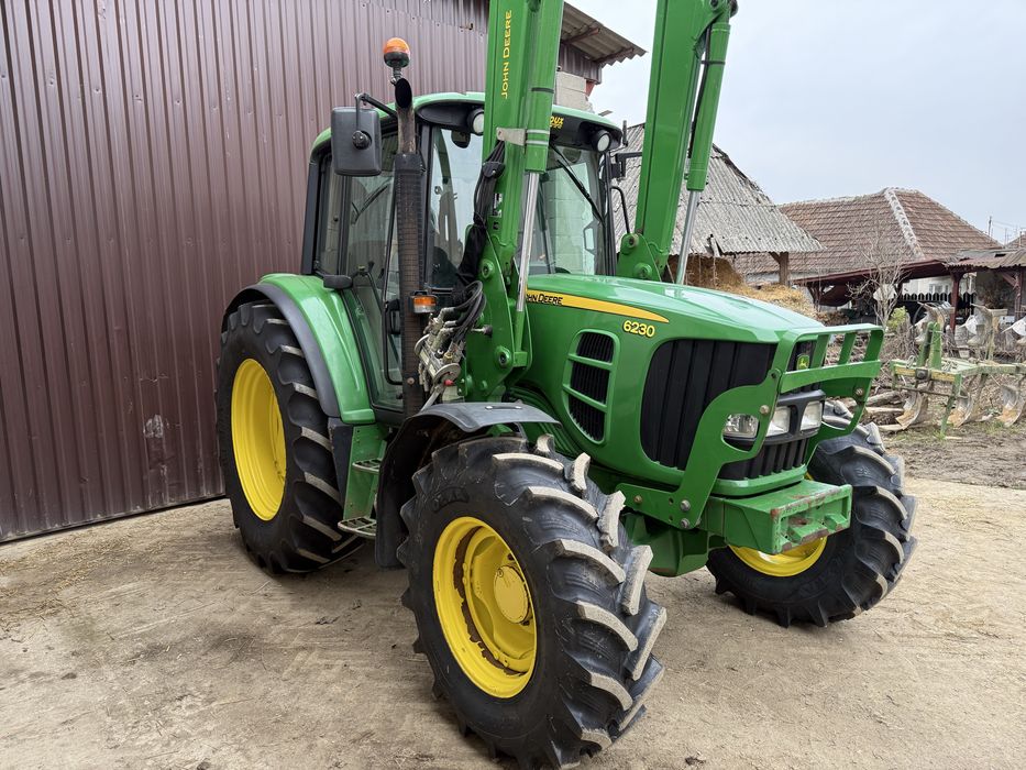 Vând tractor john deere 6230 cu încarcator frontal