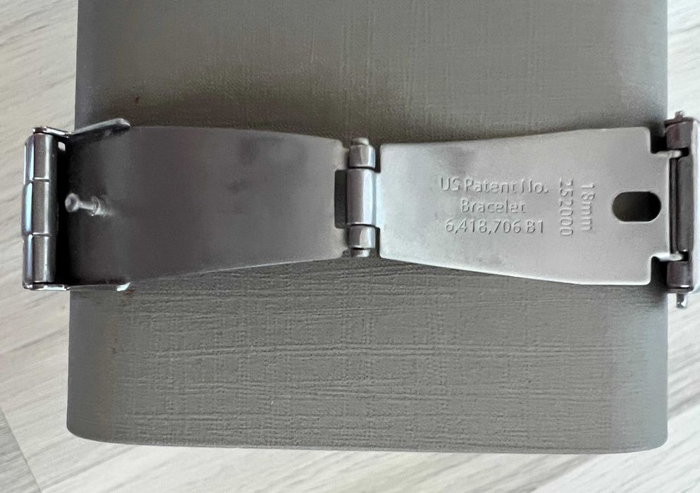 Дамски часовник - Fossil BQ1560 сребрист, като НОВ