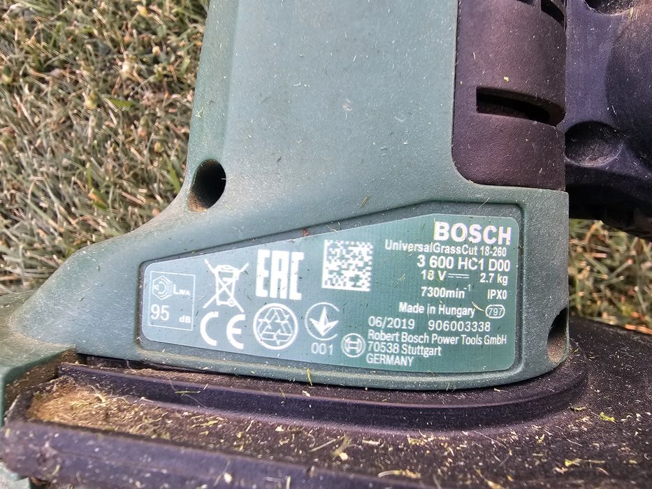 Trimmer gazon Bosch Universal Grasscut 18-260 LI, 26 cm