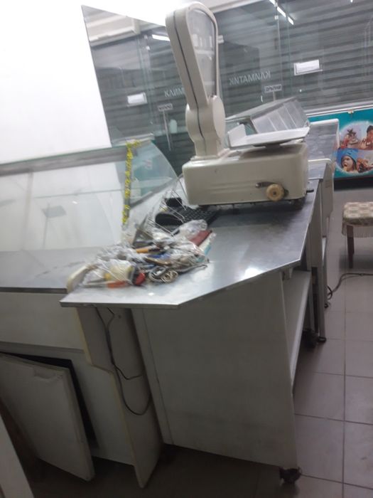 Оборудване за магазин.Стелаж 4,80м/2,20м вис.,охладител,фризер