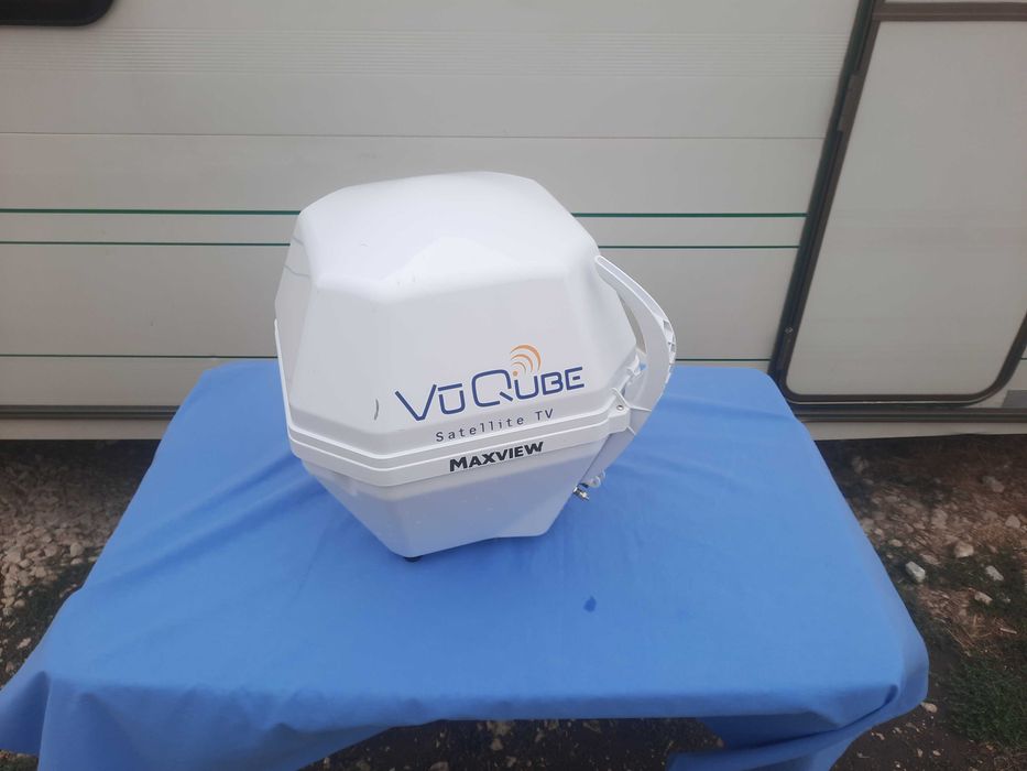 Сателитна система автоматична двойна LNB  Maxview MXL005 VuQube. За къмпинг. За каравани,кемпери и др