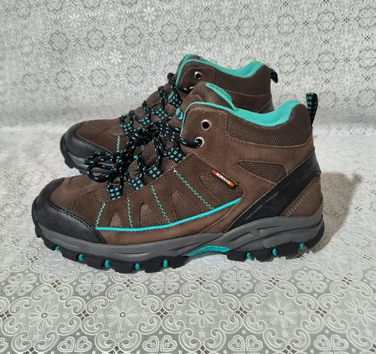 Bocanci munte, drumetie, trekking shoes marime 40