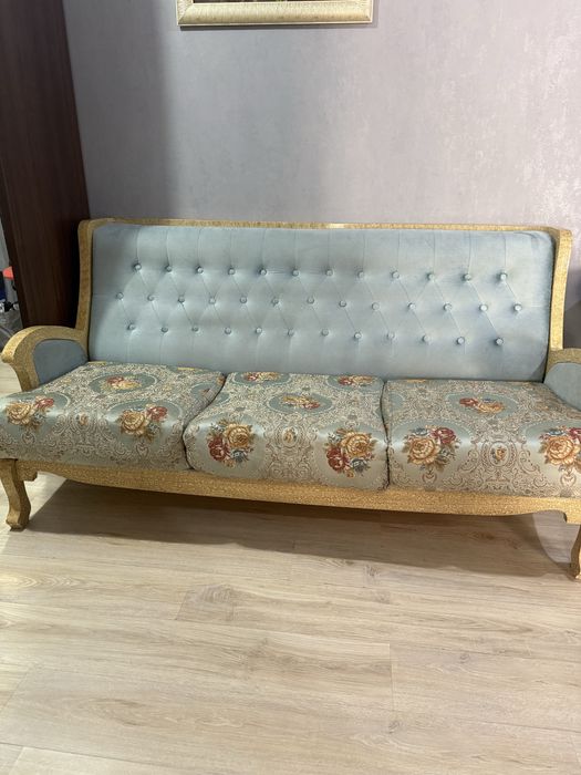 Продам Диван и 2 кресла