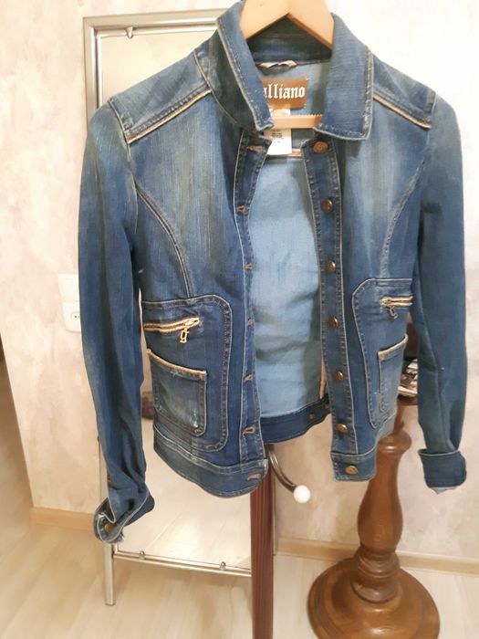 Продается джинсовая куртка