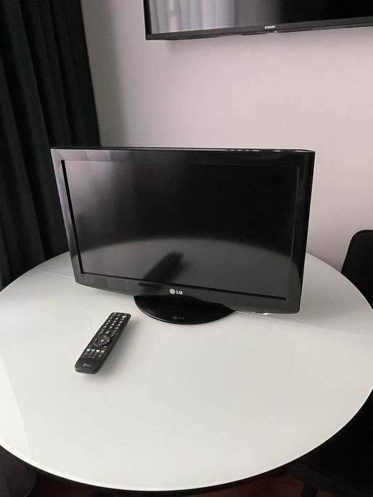 Продам телевизор LG,не smart