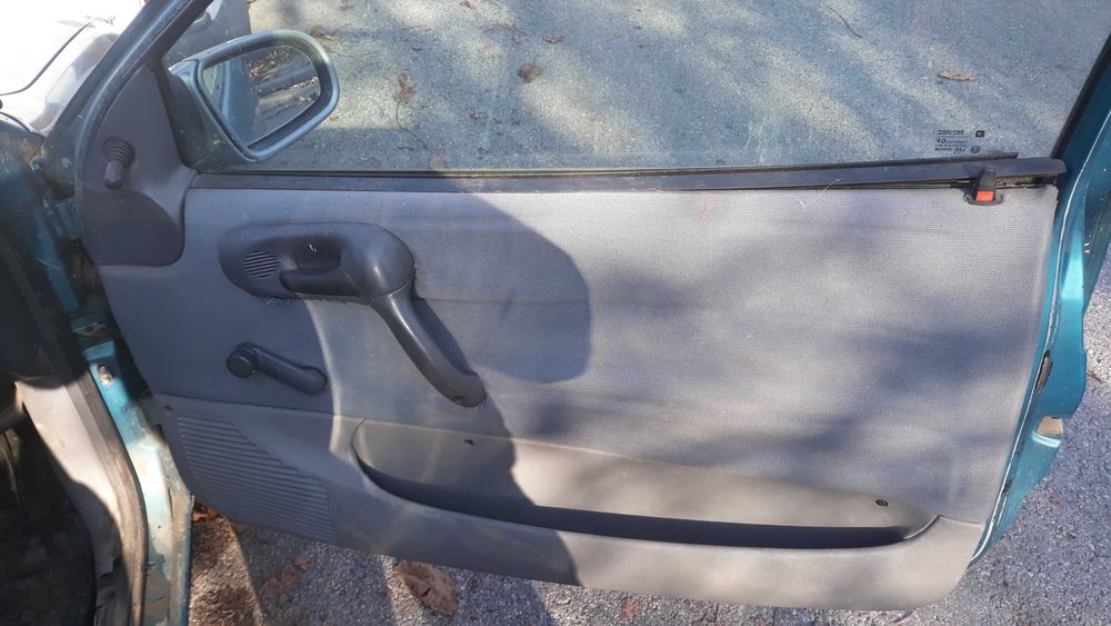 Опел  корса б  1.2  бензин