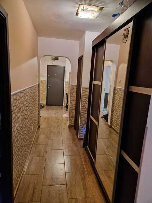 Apartament 3 camere Decomandat