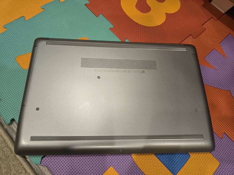 HP 255 G7 / Ryzen 5 2500U / 8GB Ram / 256 SSD