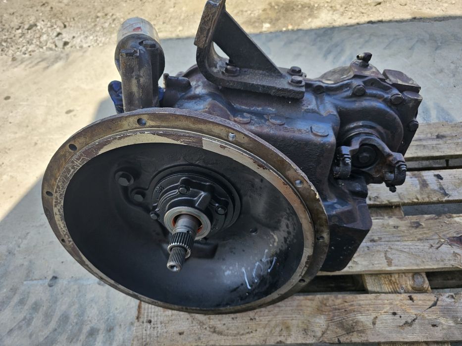 Cutie pentru buldoescavator Massey Ferguson 2001