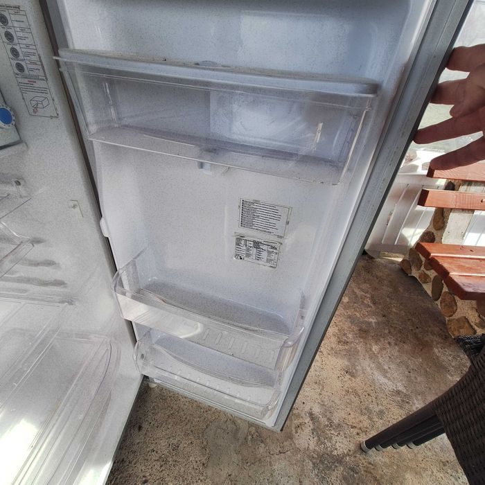 Продавам стари но качествени Хладилник, печка и пералня