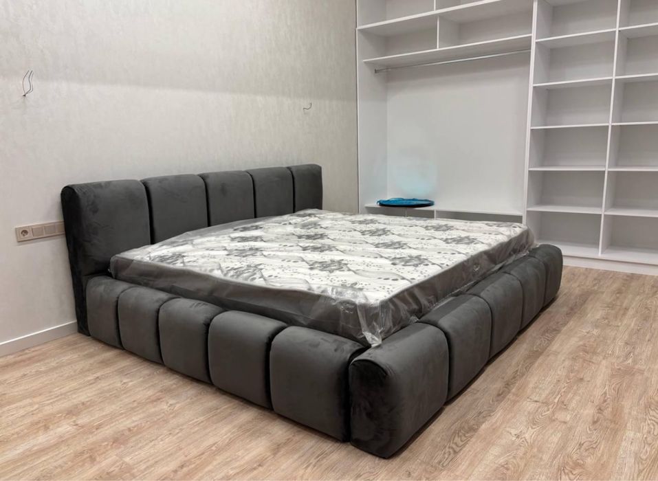 Новый кровать 2х2