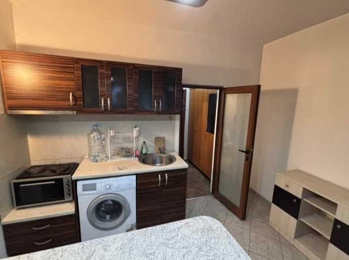 Дава се под наем Едностаен апартамент в София, Изток - 30 кв.м за 330 € - Снимка #1