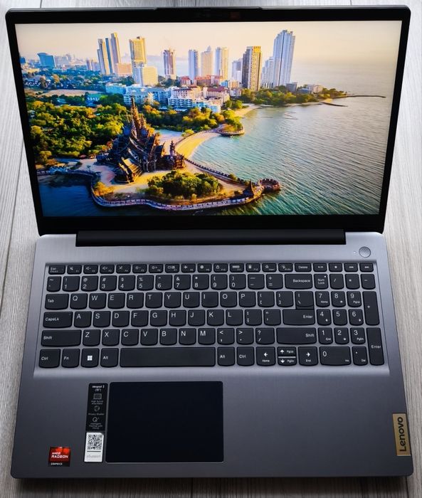 Lenovo Ideapad 3 16ALC6 15,6 FHD/ RYZEN 7 5700U/8GB/512GB stare foarte buna !
