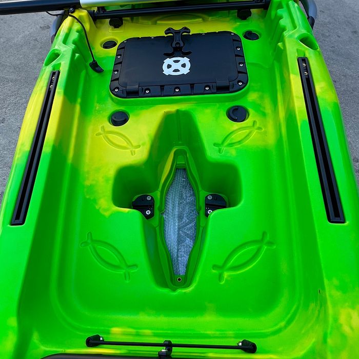 Риболовен Каяк FOX с плавници педали и кормилна уредба ново