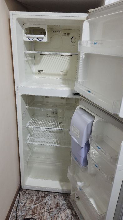 Холодильник SAMSUNG