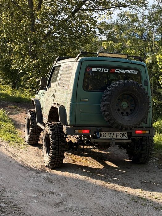 Vând sau schimb suzuki samurai