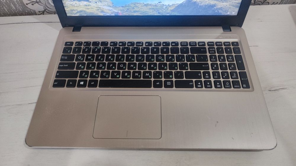 Ноутбук Asus.   .
