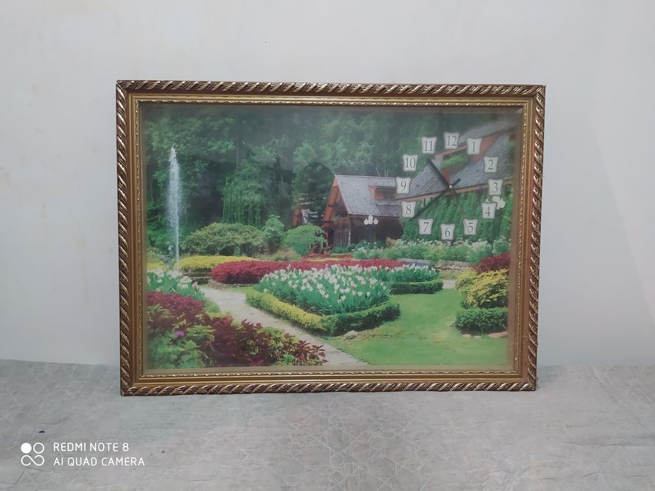 Часы настенные в рамке