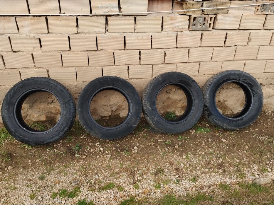 Всесезонни гуми 15"