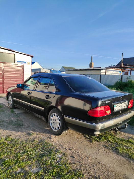 Продам мерседес 210
