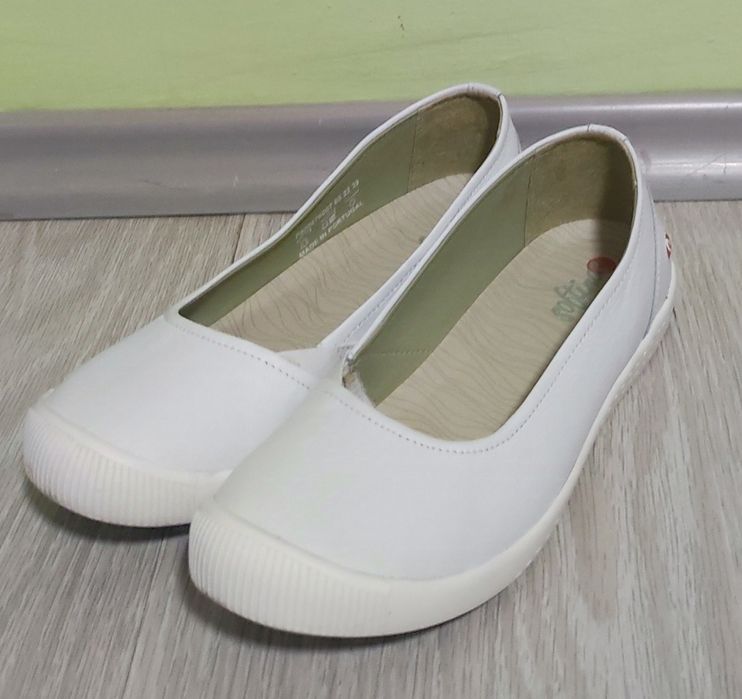 Дамски обувки Softinos - бели балеринки от естествена кожа