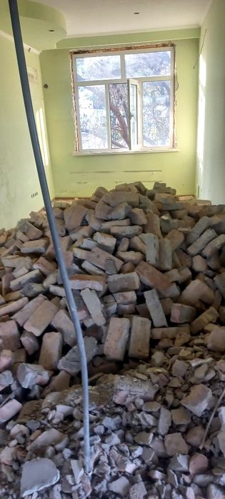 Гишт бор бу 10000 дона хаммаси бутун келишилган нархда