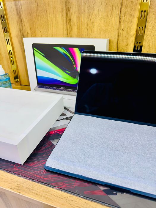 MacBook Air M2 16GB / 1TB lik 13 Dyum Noutbuk (Makbuk-Apple)