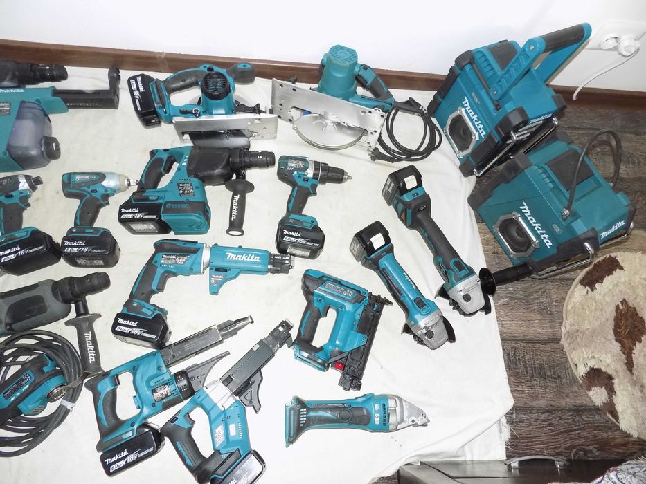 Scule Makita 18V  si  scule Makita 220V