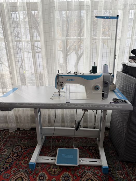 Jack f4 tikuv mashinasi xolati ideal.