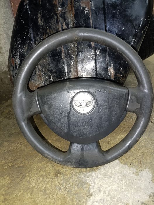 2 ta rul va mashina narsalari sotiladi tel qilib suraysizlar aniq narx