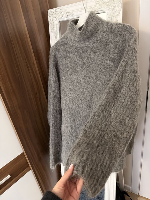Пуловер на H&M от мохер и вълна