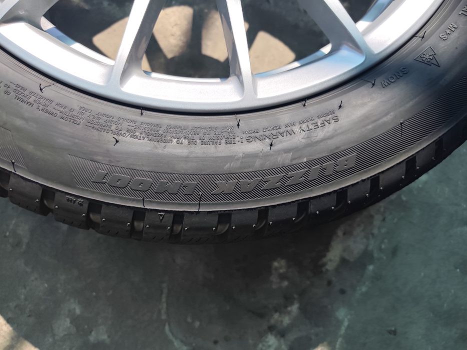 225/50/17" 4бр Bridgestone blizzak lm001,dot4723,7mm