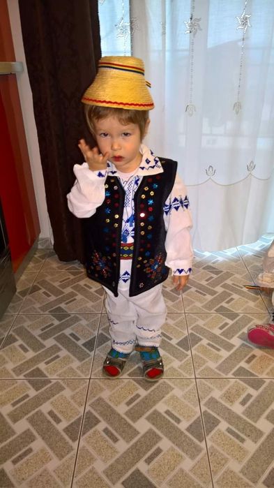 Costum popular băiat