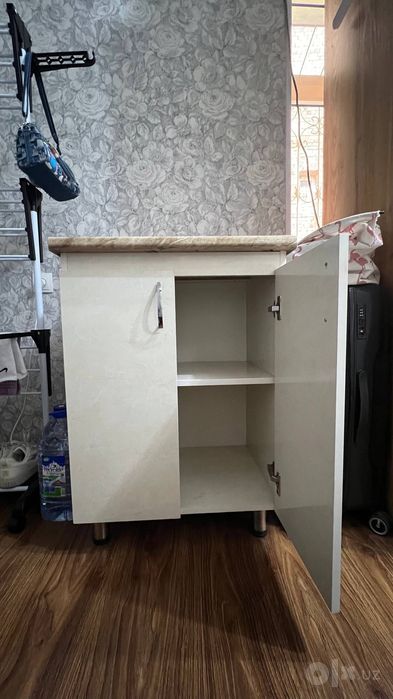 Кухонная тумба 60х60 см.