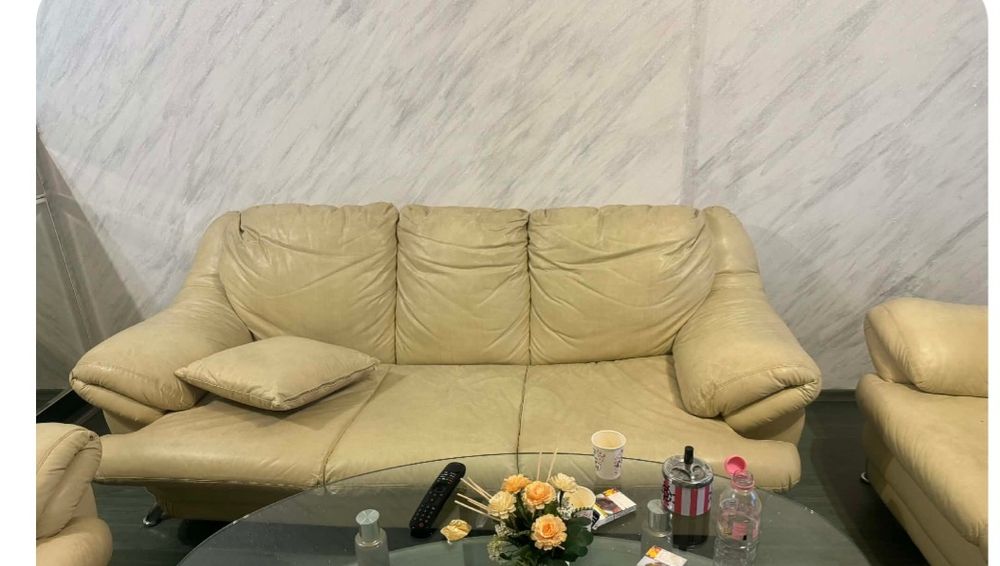Комплект от два дивана , фотьойл,  две табуретки и масичка