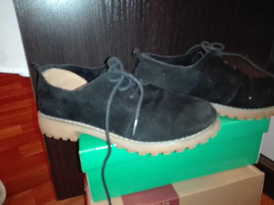 Продам ботиночки на девочку 35-36