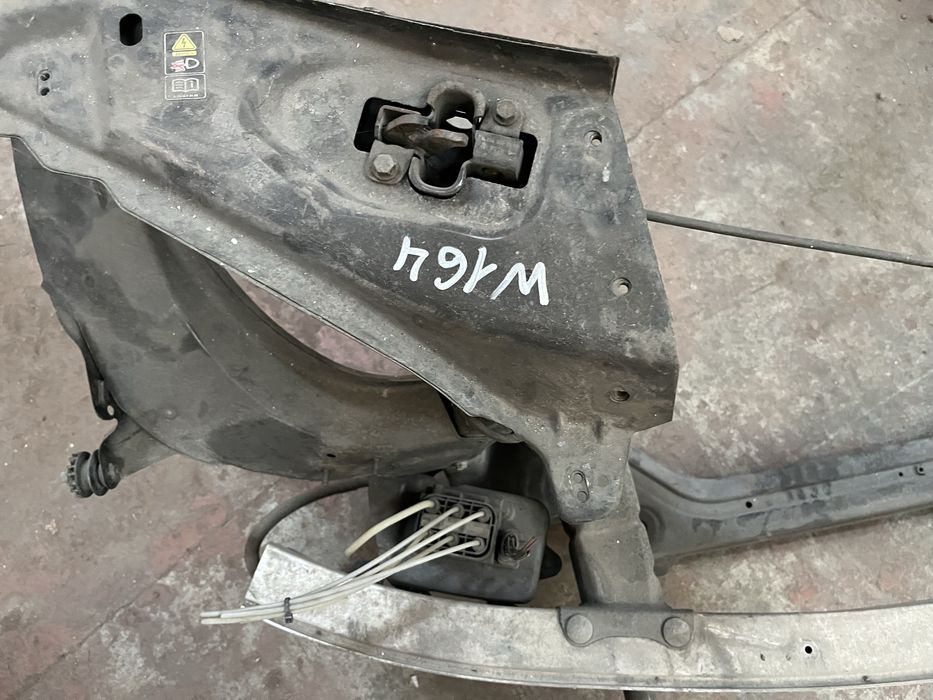 Маска за Mercedes benz ML 164