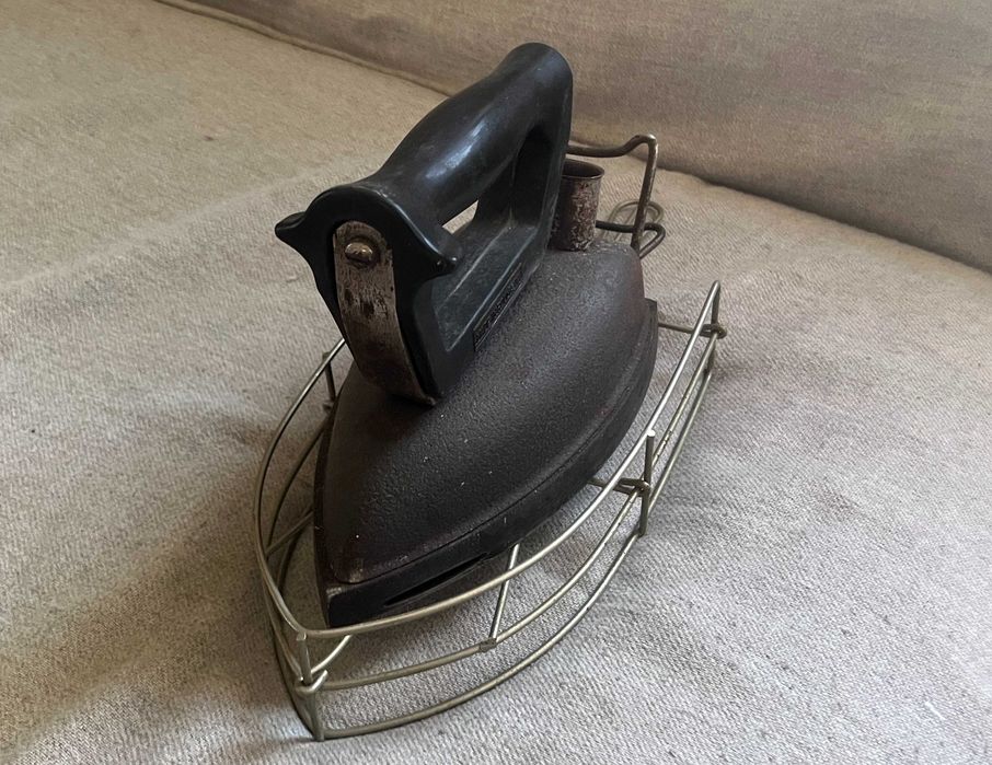 Fier de calcat vechi romanesc 220V model clasic comunist