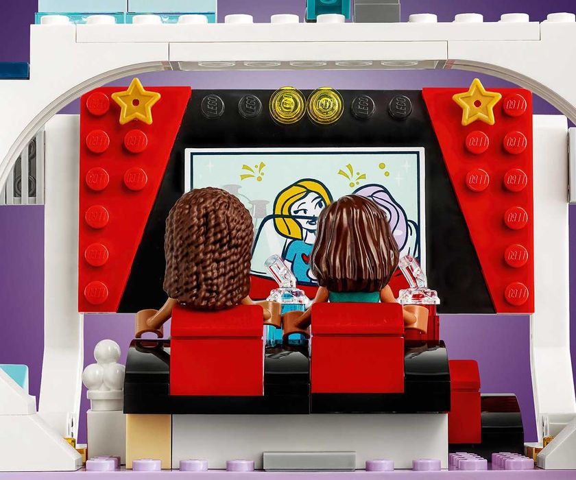 Ново LEGO Friends - Киносалон в Хартлейк Сити (41448)