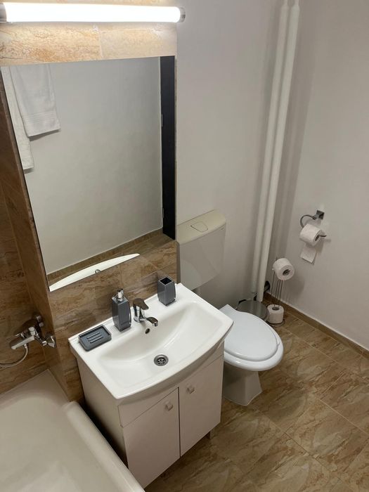 Închiriere apartament Sarari 2 camere decomandate cu centrala proprie