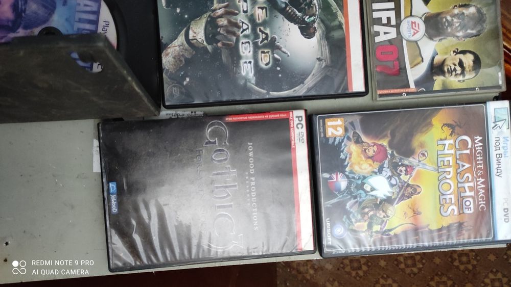 Игры на компьютер и плейстейш..