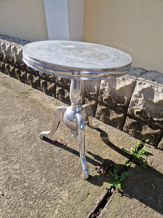 Чудесна антикварна градинска алуминиева маса