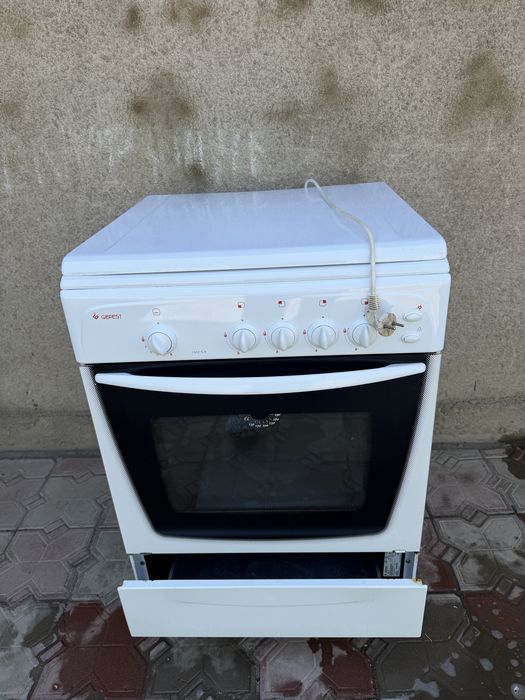 Продам газ плиту