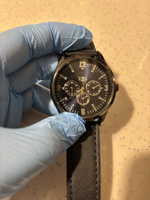 Часовник TWC-385 и часовник Qartz Chronograph