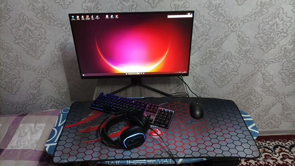 Компьютер сотилади срочно бугун ерта сотип олганга котта скидка бор