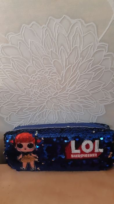 Пенал с пайетками Лол