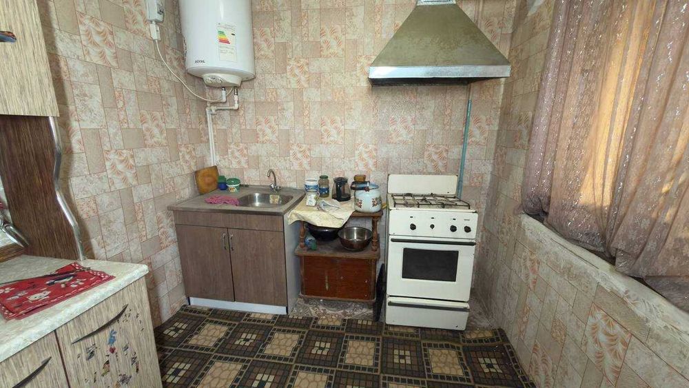 Заканал МИТТИВОЙ магазини 3 қаватда 2 хонали квартира сотилади.ID:1811