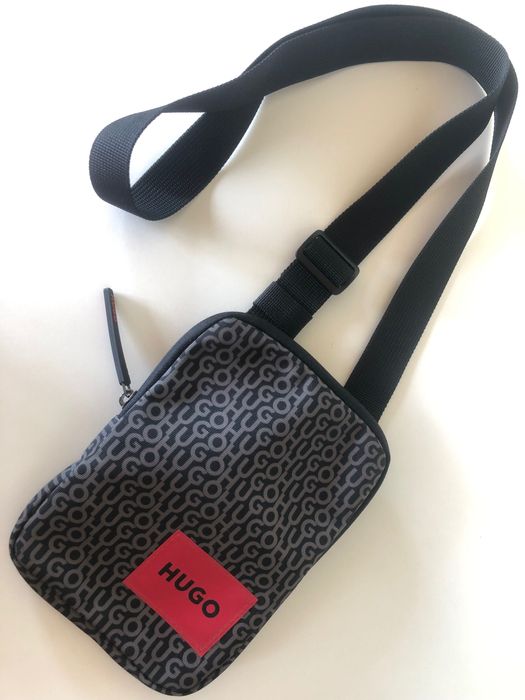 Мъжка чанта за през рамо на Hugo Boss