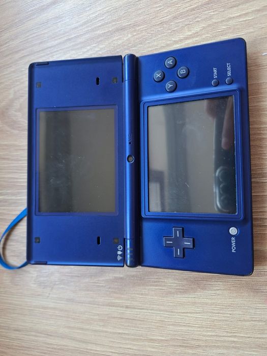 Продам nintendo dsi