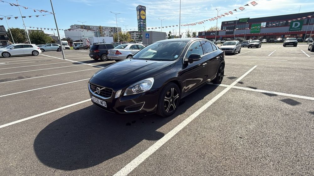 VOLVO S60 2010 — imagine 5
